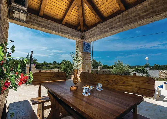 Βίλα Dalmatian Stone House With Pool Stankovci (Zadar)