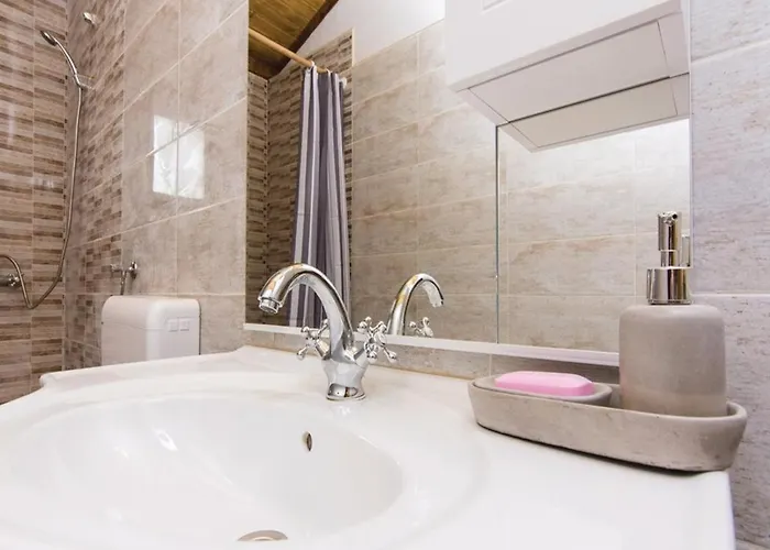 Вилла Dalmatian Stone House With Pool *